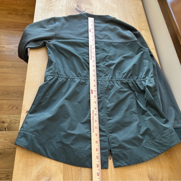 ATHLETA TRIUMPH HYBRID CREWNECK SWEATSHIRT NWOT XS OVERSIZED GORPCORE ATHLEISURE - Picture 10 of 12